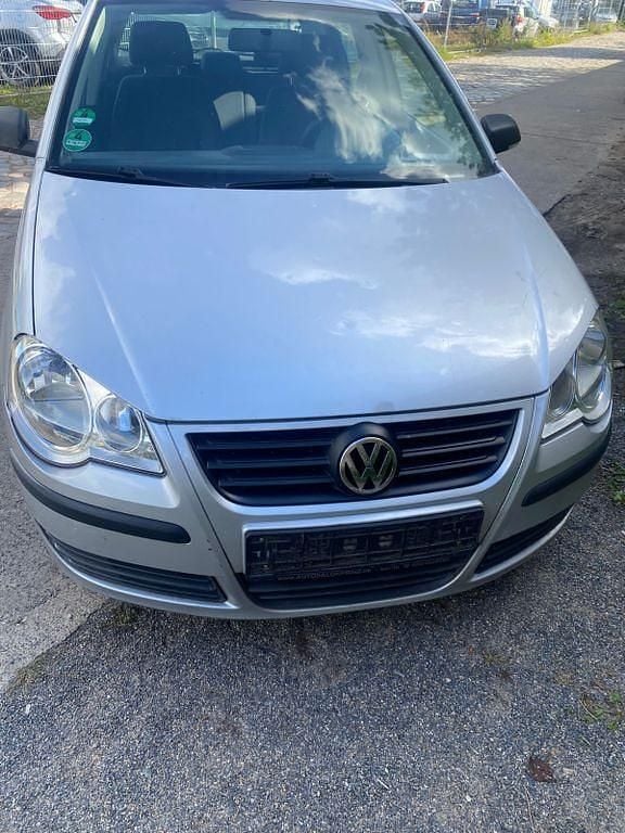 Gebraucht VW Polo Comfortline 64 PS (47 kW) 2005 Silber Kleinwagen