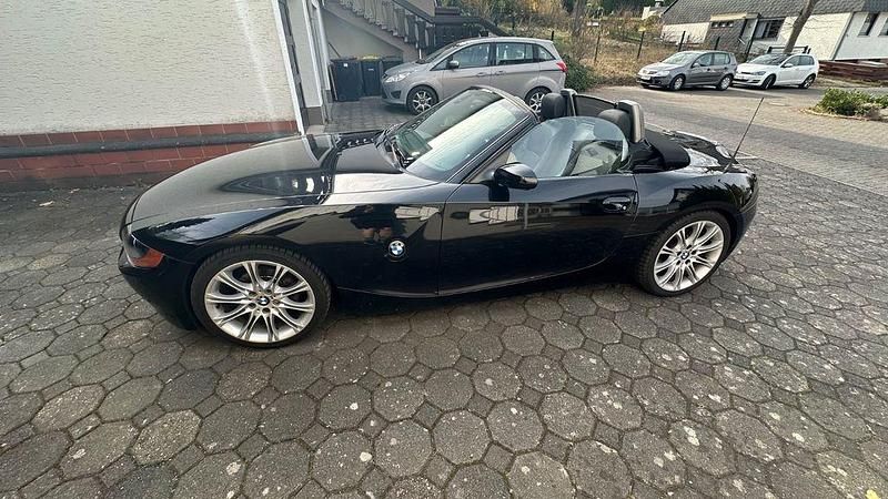 Gebraucht BMW Z4 Performance 170 PS (125 kW) 2005 Schwarz Cabrio