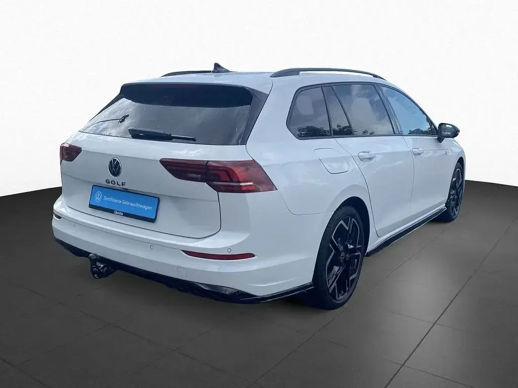 Gebraucht VW Golf VIII R-line 150 PS (110 kW) 2025 Weiß Kombi