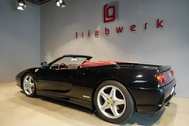 Second-hand Ferrari F355 381 CP (280 kW) 1998 Negru Cabrio
