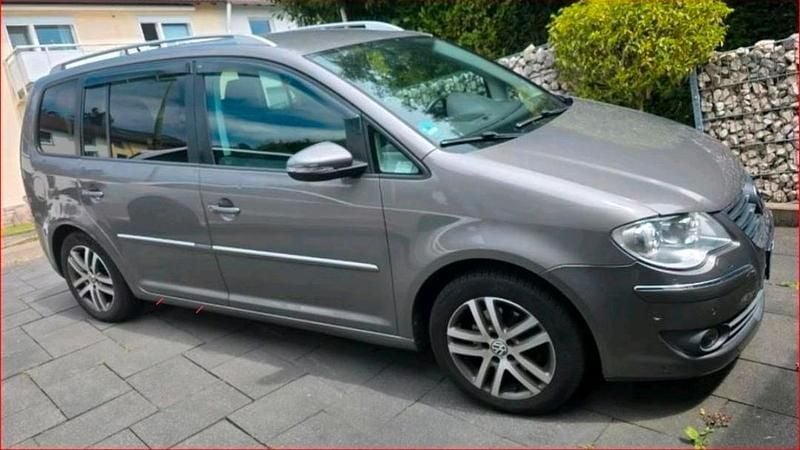 Gebraucht VW Touran 140 PS (102 kW) 2010 Grau Van / Kleinbus