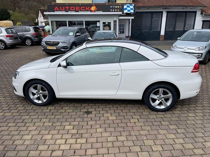 Usata VW Eos 122 CV (89 kW) 2011 Bianco Cabrio