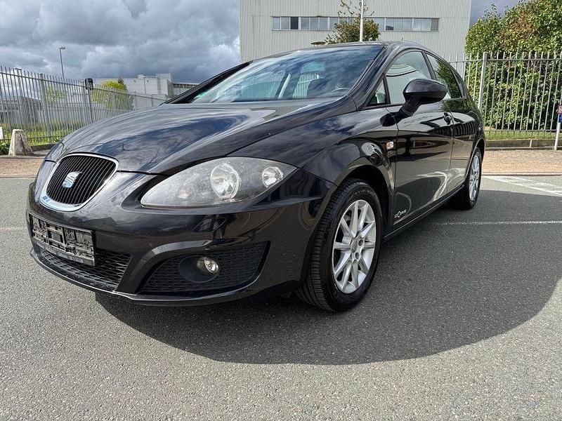 Schwarz Gebraucht 2011 Seat Leon Copa Limousine | 3.980 € (Fairer Preis) - Bild 1/4