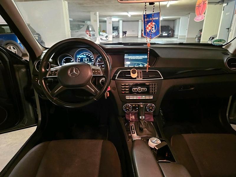 Grau Gebraucht 2011 Mercedes C200 Kombi | 8.990 € (Fairer Preis) - Bild 1/4