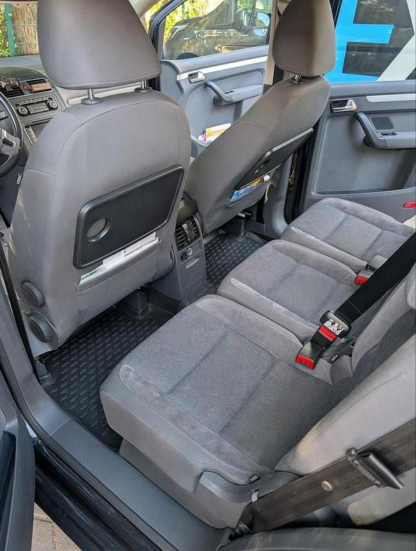 Gebraucht VW Touran 2012 Schwarz Van / Kleinbus