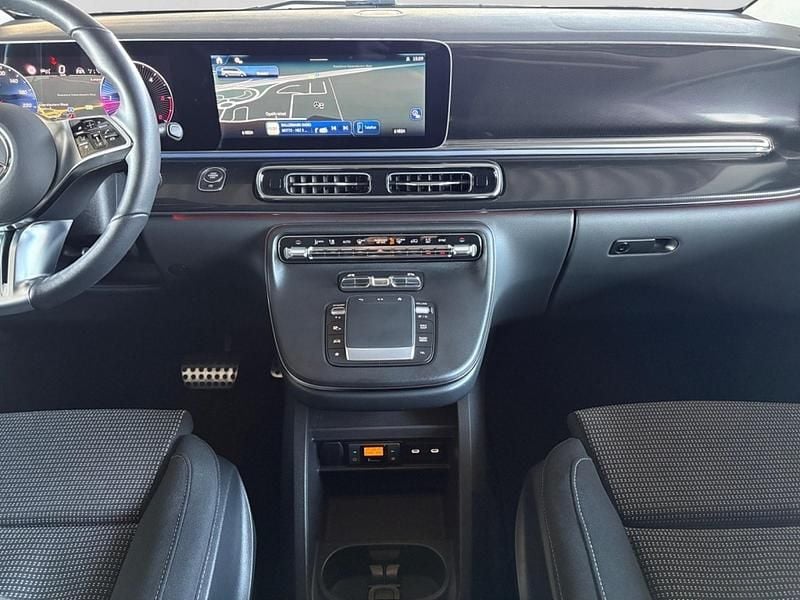 Gebraucht Mercedes V300 Style 174 PS (127 kW) 2025 Blau Van / Kleinbus