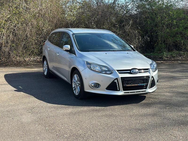 Gebraucht Ford Focus Titanium 116 PS (85 kW) 2014 Grau Kombi