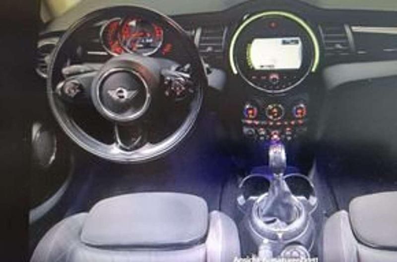 Second-hand Mini Cooper 136 CP (100 kW) 2017 Alb Hatchback