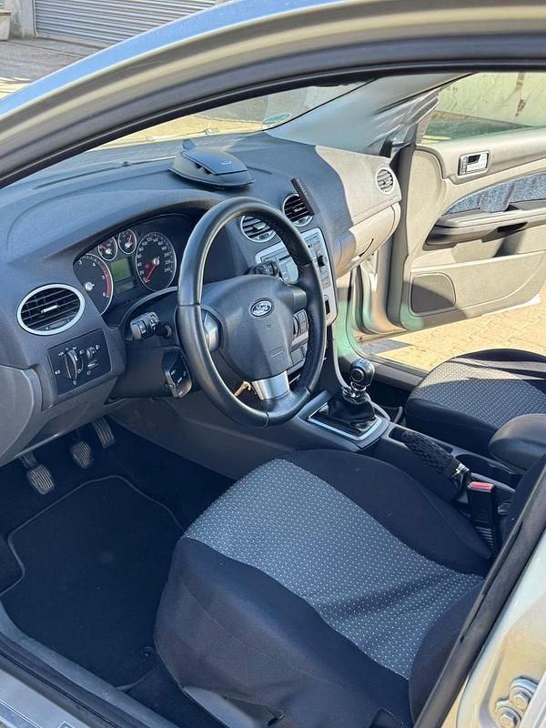 Gebraucht Ford Focus 136 PS (100 kW) 2006 Silber Kombi