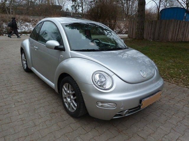 Second-hand VW Beetle 102 CP (75 kW) 2001 Roșu Hatchback