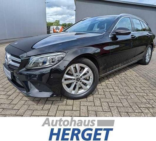 Schwarz Gebraucht 2018 Mercedes C300 Avantgarde Limousine | 22.990 € (Superpreis) - Bild 1/4