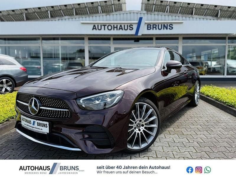 Gebraucht Mercedes E300 AMG 265 PS (194 kW) 2023 Rubellitrot  metalliclack Coupé