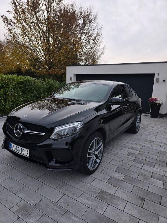 Schwarz Gebraucht 2018 Mercedes GLE350 AMG line Coupé | 38.500 € (Etwas zu teuer) - Bild 1/4