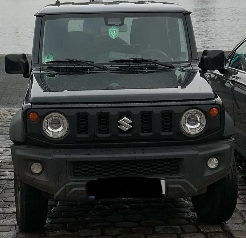 Schwarz Gebraucht 2019 Suzuki Jimny Comfort+ SUV | 25.400 € (Guter Preis) - Bild 1/4