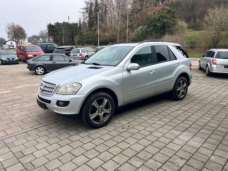 Gebraucht Mercedes ML320 224 PS (164 kW) 2006 Silber SUV