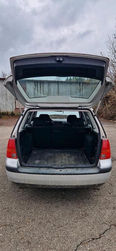 Gebraucht VW Golf IV 75 PS (55 kW) 2001 Silber Kombi