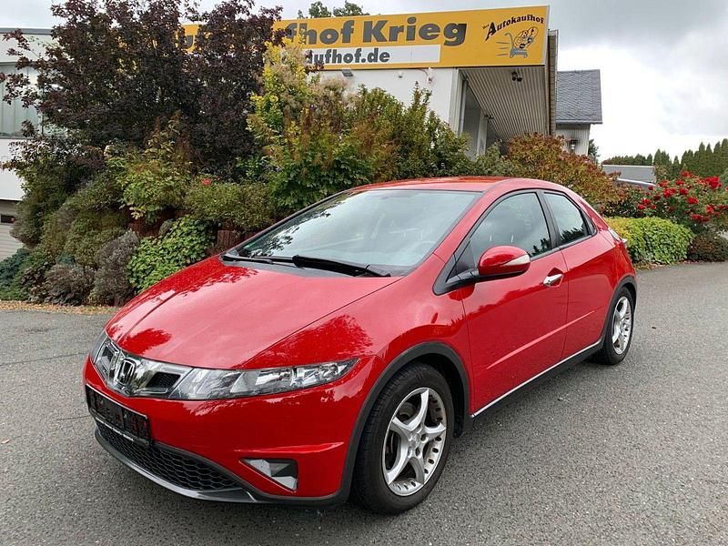 Rot Gebraucht 2009 Honda Civic Comfort Limousine | 3.890 € (Superpreis) - Bild 1/4