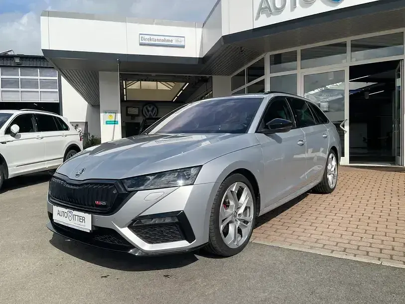 Gebraucht Skoda Octavia RS 200 PS (147 kW) 2023 Brilliantsilber metallic (metallic) Kombi