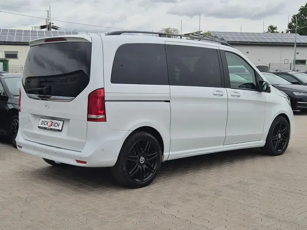 Gebraucht Mercedes V220 AMG 163 PS (119 kW) 2022 Bergkristallweiß metallic Van / Kleinbus