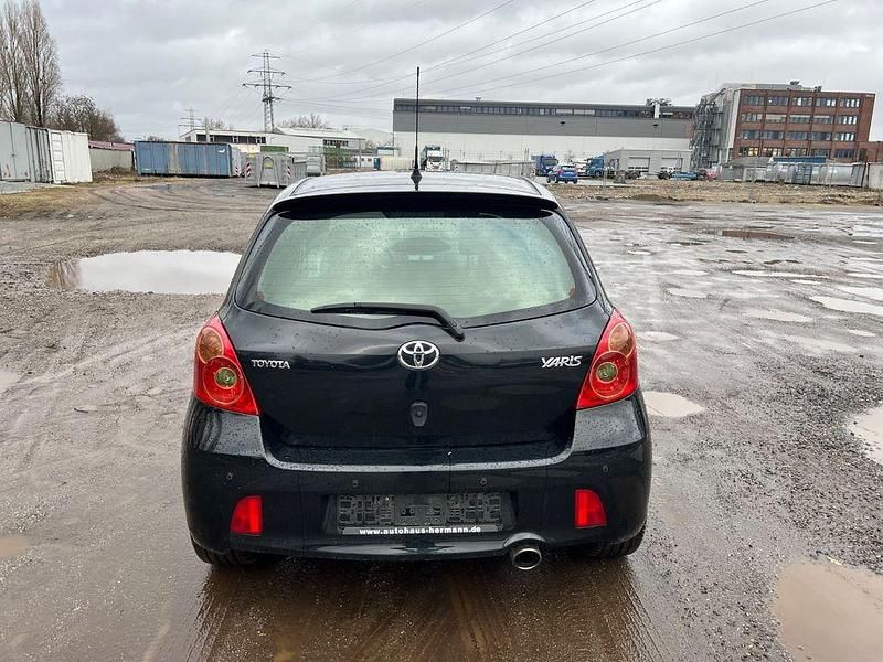 Gebraucht Toyota Yaris 133 PS (97 kW) 2007 Schwarz Kleinwagen