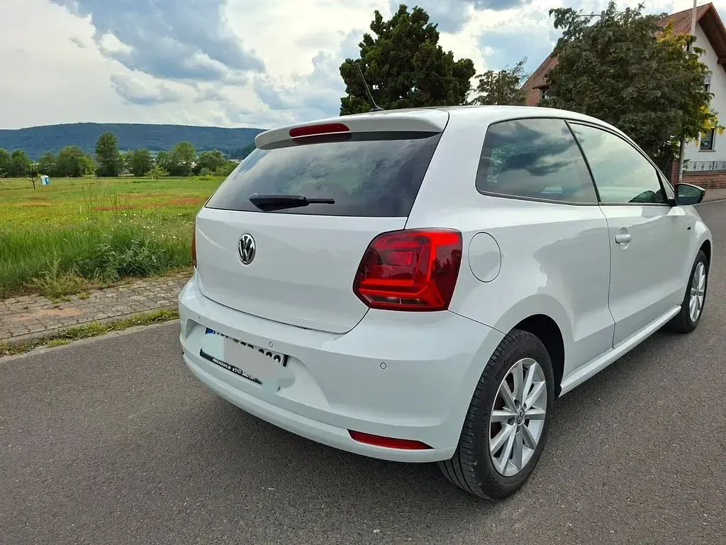 Gebraucht VW Polo LOUNGE 75 PS (55 kW) 2015 Weiß Kleinwagen