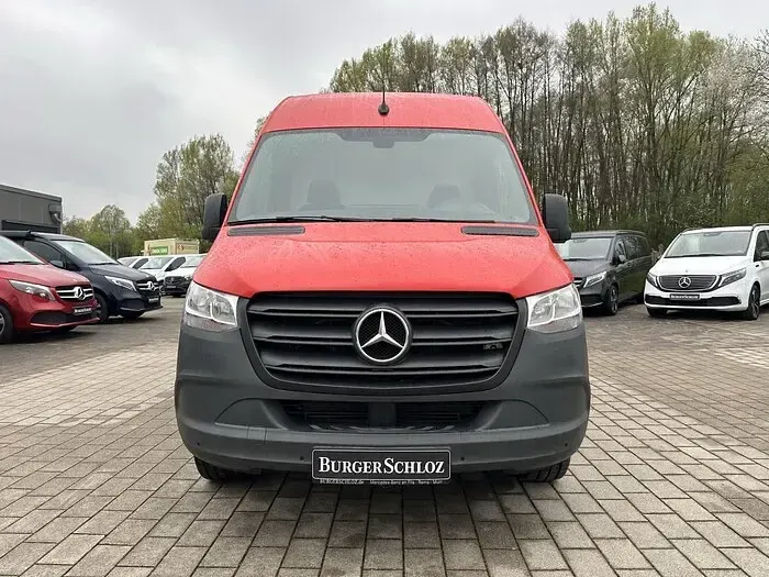 Używany Mercedes Sprinter 143 KM (105 kW) 2021 Czerwony Van