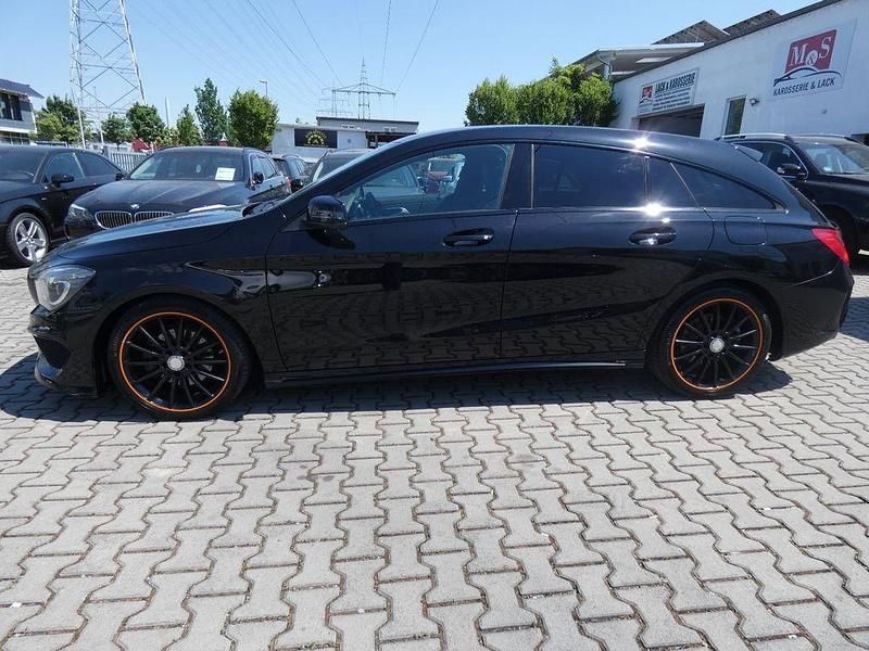 Gebraucht Mercedes CLA180 122 PS (89 kW) 2015 Schwarz Limousine