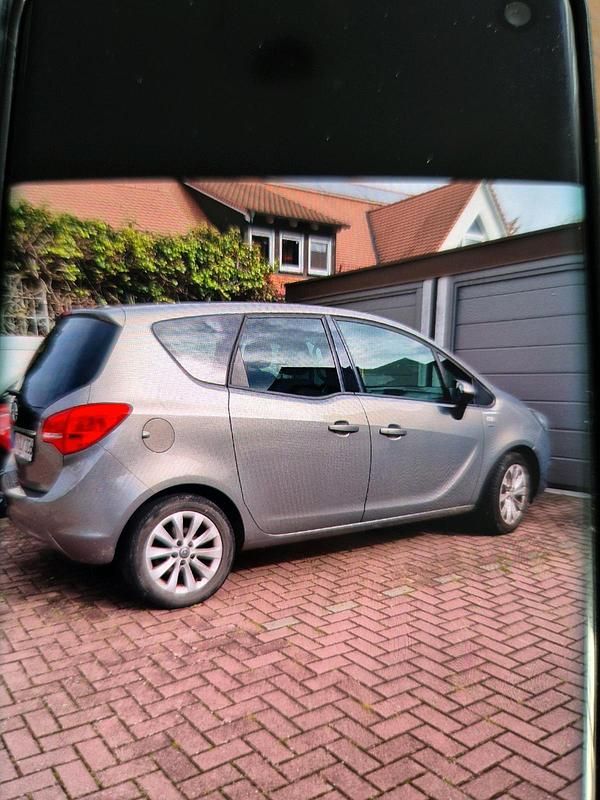 Braun Gebraucht 2016 Opel Meriva Van / Kleinbus | 5.999 € (Fairer Preis) - Bild 1/2