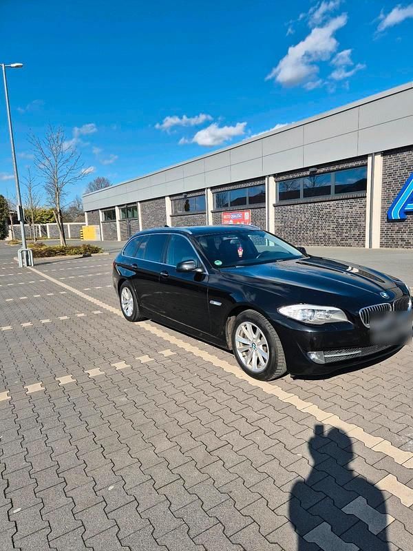 Gebraucht BMW 520 218 PS (160 kW) 2012 Schwarz Kombi