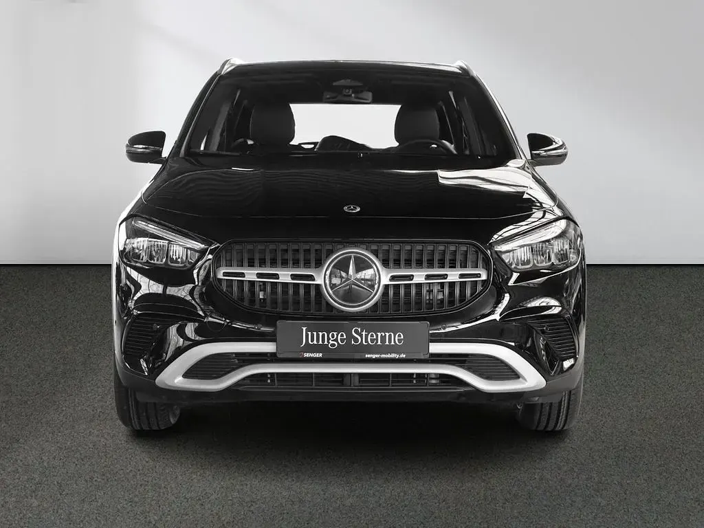 Gebraucht Mercedes GLA200 163 PS (119 kW) 2025 Unilack nachtschwarz SUV