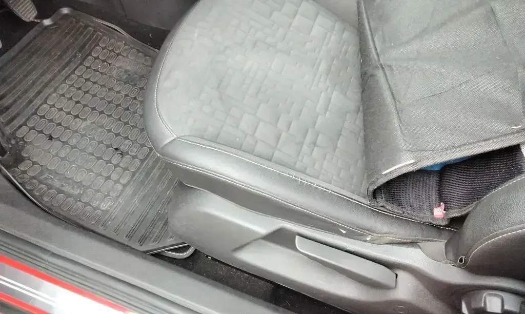 Gebraucht Opel Corsa Edition 101 PS (74 kW) 2015 Rot Kleinwagen