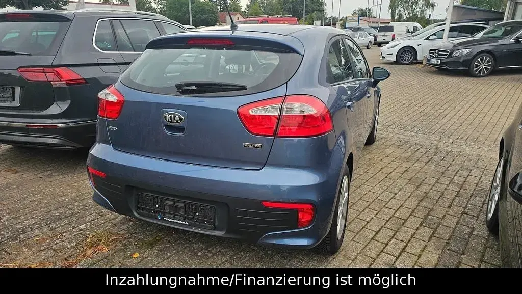 Gebraucht Kia Rio 84 PS (61 kW) 2017 Blau Limousine
