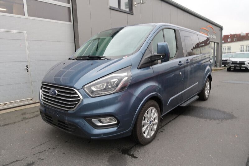 Silber Gebraucht 2022 Ford Tourneo Custom Titanium Van | 47.980 € (Teuer) - Bild 1/4