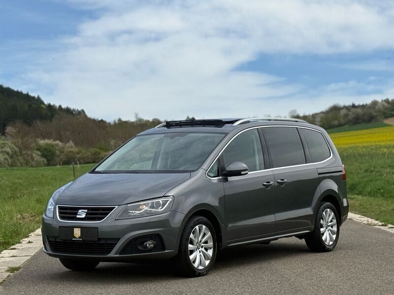 Grau Gebraucht 2018 Seat Alhambra Style Van / Kleinbus | 22.999 € (Superpreis) - Bild 1/4