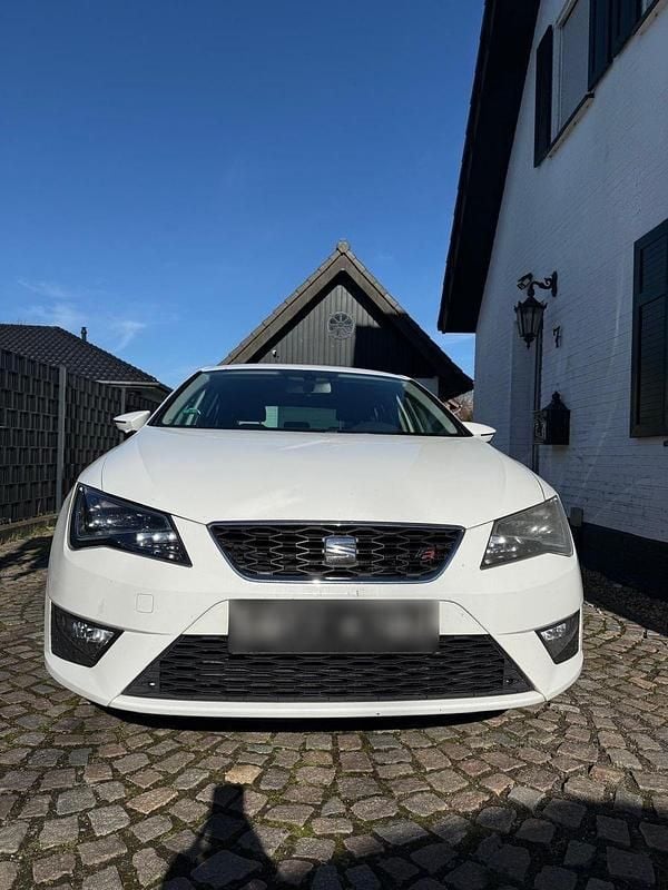 Second-hand Seat Leon FR 184 CP (135 kW) 2014 Negru Berlinǎ