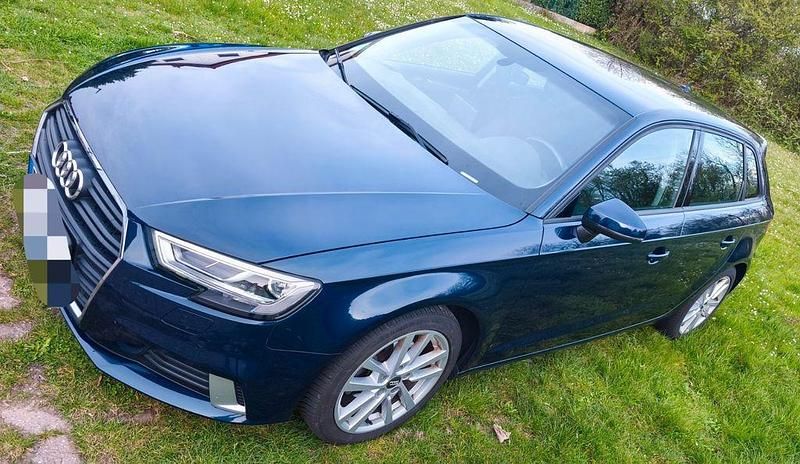 Gebraucht Audi A3 Sport 150 PS (110 kW) 2020 Blau Limousine