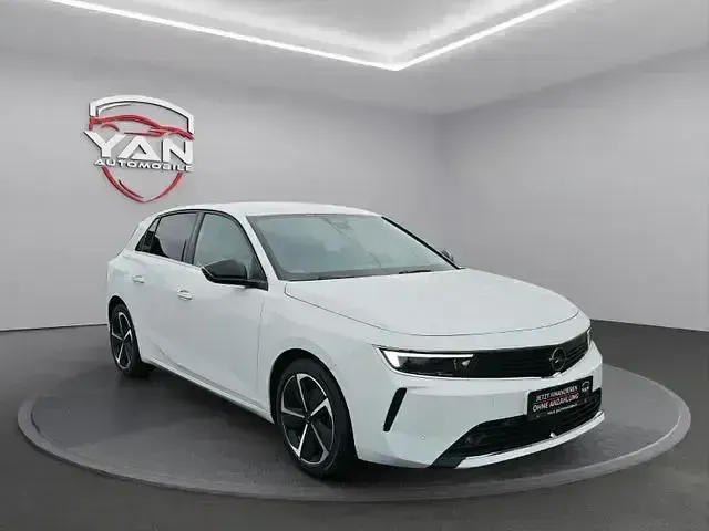 Gebraucht Opel Astra Elegance 131 PS (96 kW) 2023 Weiß Kleinwagen