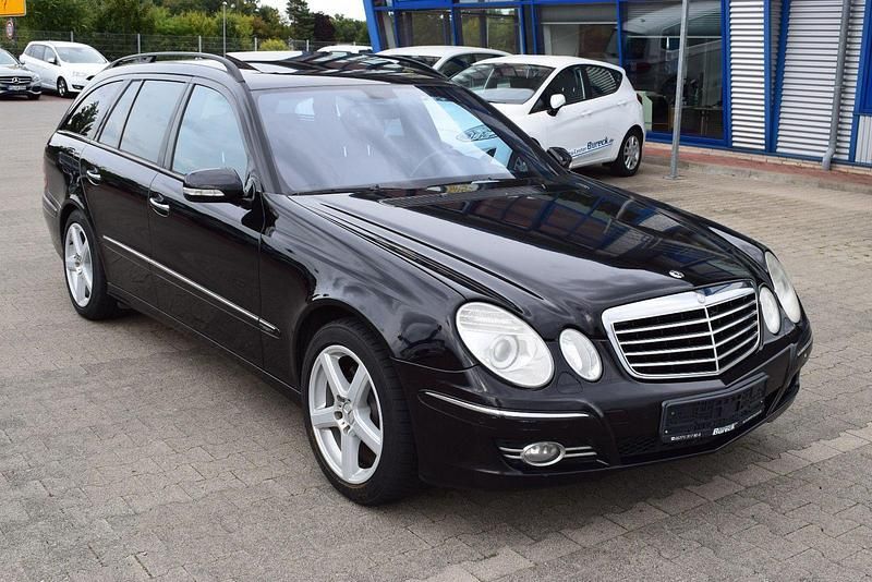 Schwarz Gebraucht 2006 Mercedes E280 Avantgarde Kombi | 2.350 € (Superpreis) - Bild 1/4