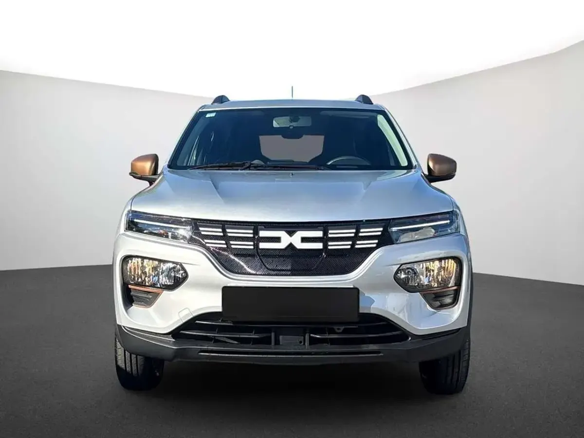 Second-hand Dacia Spring Extreme 47 kW (65 CP) 2023 Gri Hatchback