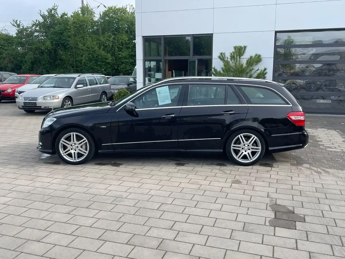 Gebraucht Mercedes E500 408 PS (300 kW) 2011 Schwarz Kombi