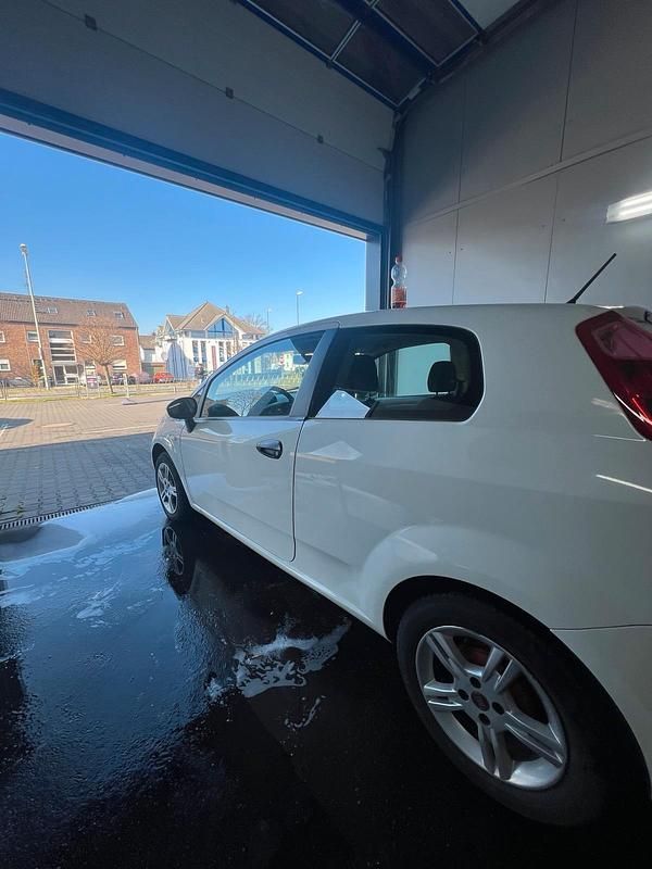 Gebraucht Fiat Punto 75 PS (55 kW) 2009 Weiß Kleinwagen