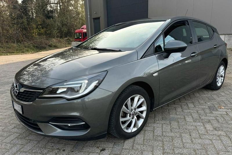 Grau Gebraucht 2020 Opel Astra Sport Limousine | 9.850 € (Superpreis) - Bild 1/4