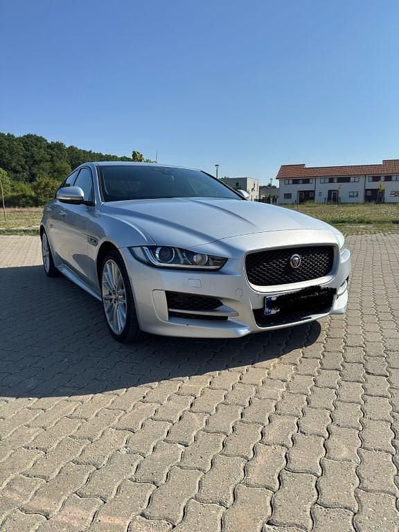 Grau Gebraucht 2018 Jaguar XE R-Sport Limousine | 14.200 € (Superpreis) - Bild 1/4