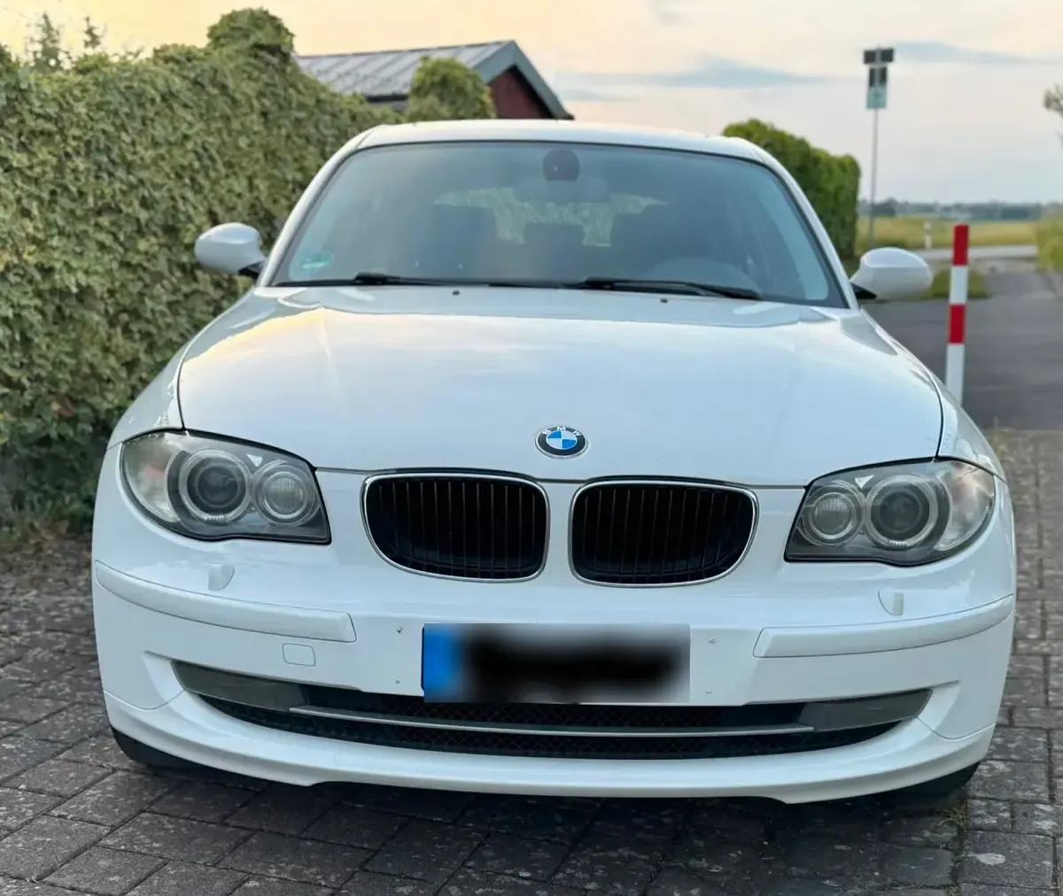 Gebraucht BMW 123 204 PS (150 kW) 2009 Weiß Kleinwagen