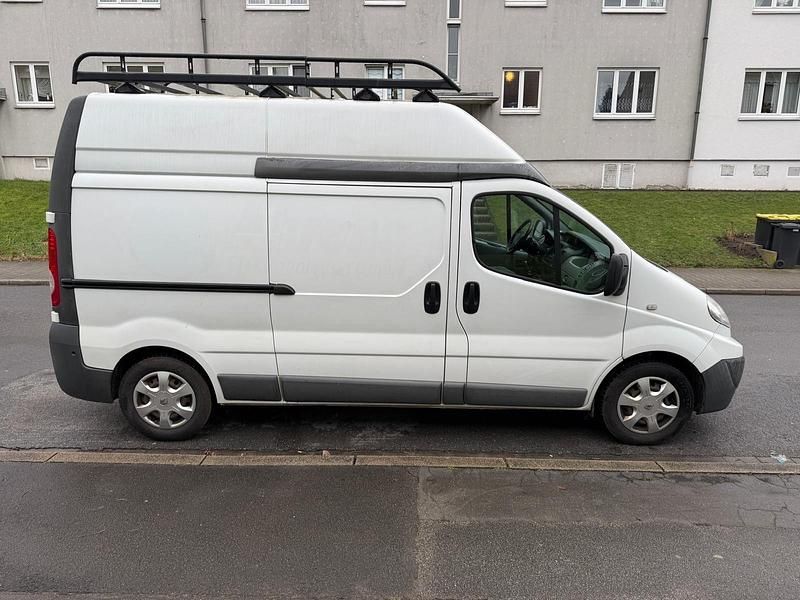 Gebraucht Renault Trafic 90 PS (66 kW) 2013 Weiß Van / Kleinbus