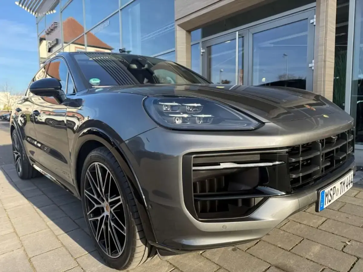 Gebraucht Porsche Cayenne Coupe 500 PS (367 kW) 2024 Grau SUV