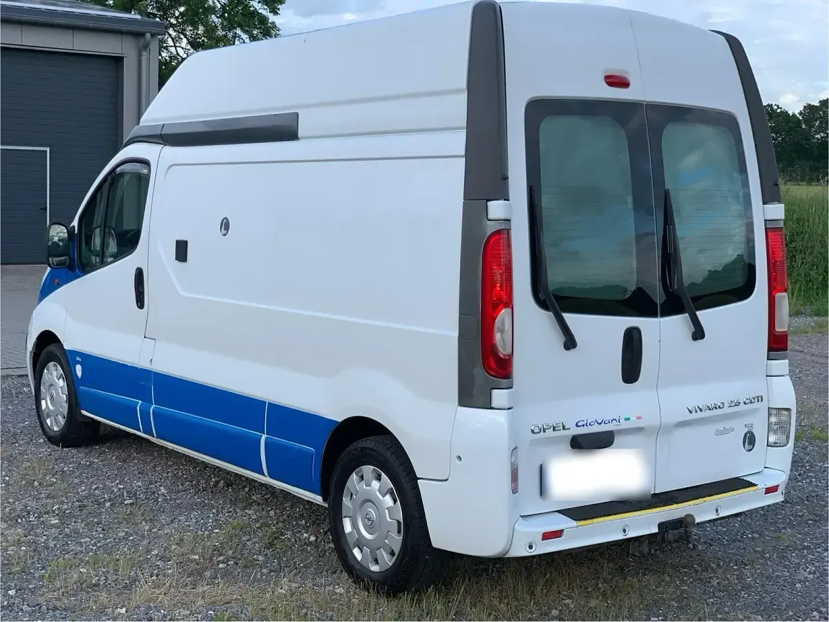 Gebraucht Opel Vivaro 145 PS (106 kW) 2011 Weiß Van / Kleinbus