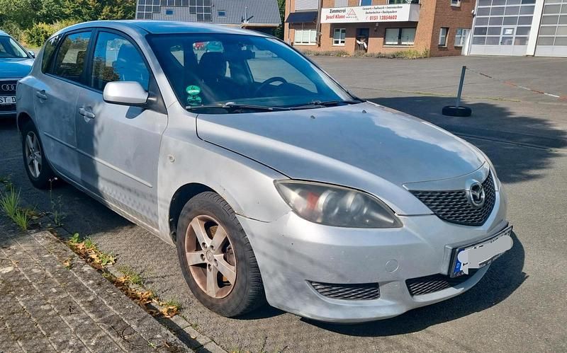 Silber Gebraucht 2005 Mazda 3 Limousine | 750 € (Superpreis) - Bild 1/4