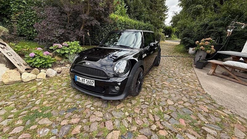 Schwarz Gebraucht 2012 Mini John Cooper Works Kleinwagen | 10.999 € (Fairer Preis) - Bild 1/4