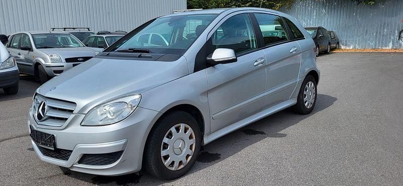 Silber Gebraucht 2008 Mercedes B150 Edition Van / Kleinbus | 2.200 € (Guter Preis) - Bild 1/4